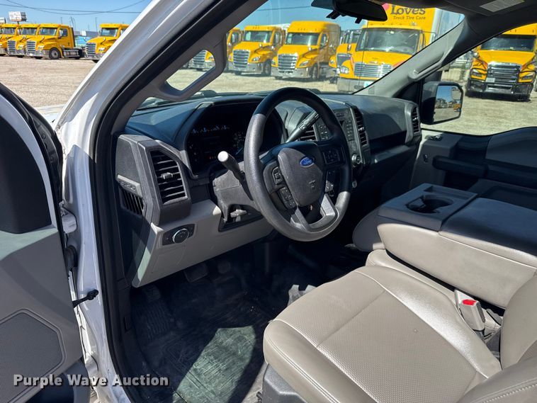 image for item ET6134 2017 Ford F150 Super Crew Crew Cab pickup truck