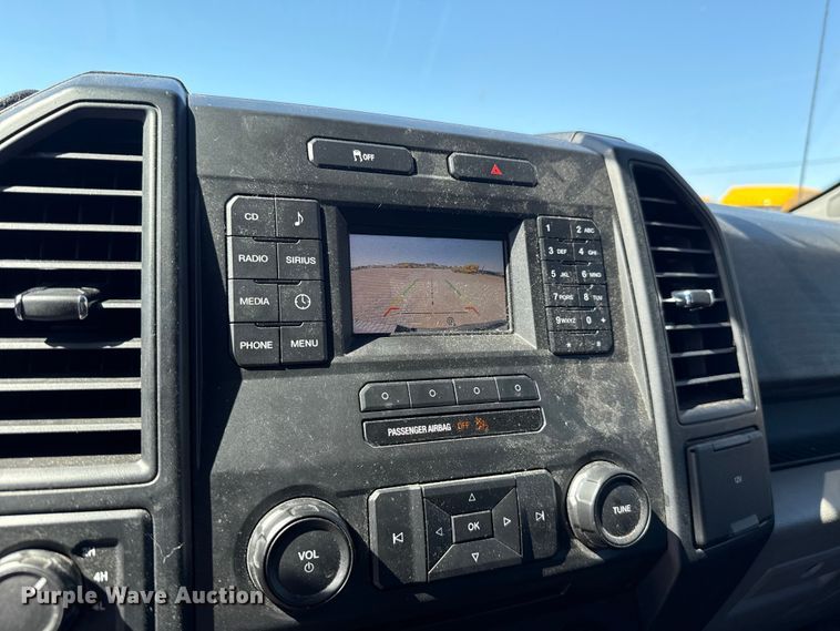 image for item ET6134 2017 Ford F150 Super Crew Crew Cab pickup truck