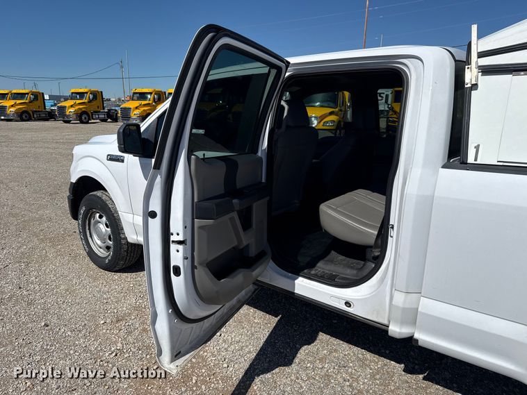image for item ET6134 2017 Ford F150 Super Crew Crew Cab pickup truck
