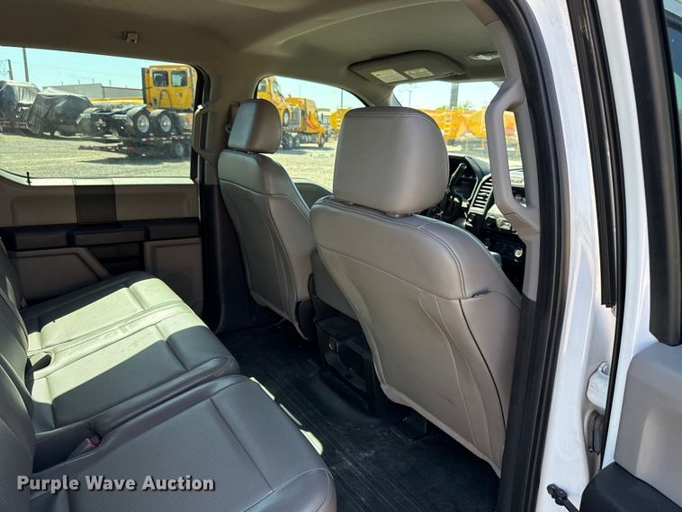 image for item ET6134 2017 Ford F150 Super Crew Crew Cab pickup truck