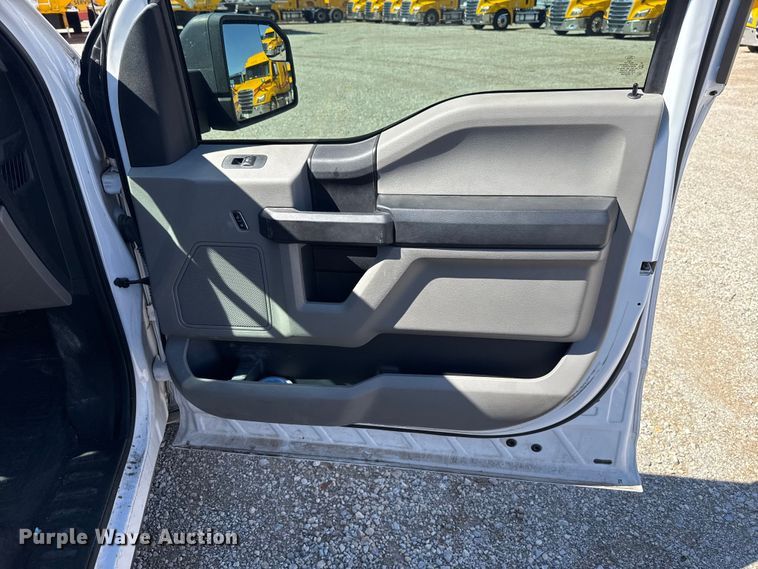 image for item ET6134 2017 Ford F150 Super Crew Crew Cab pickup truck