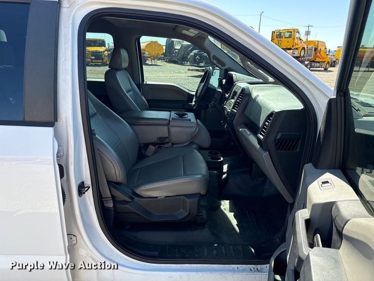 image for item ET6134 2017 Ford F150 Super Crew Crew Cab pickup truck