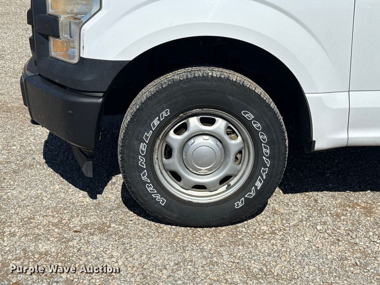image for item ET6134 2017 Ford F150 Super Crew Crew Cab pickup truck