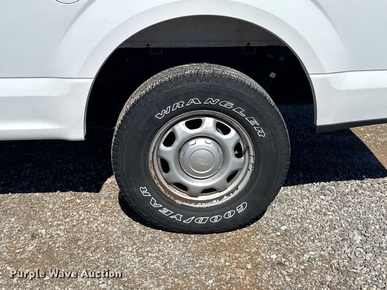 image for item ET6134 2017 Ford F150 Super Crew Crew Cab pickup truck