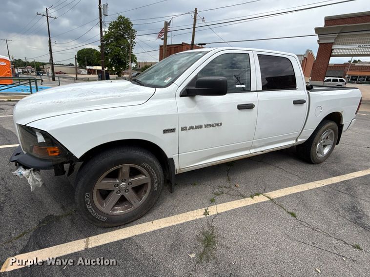 image for item ET6201 2012 Dodge Ram 1500 Crew Cab pickup truck