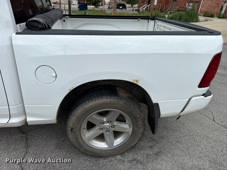 image for item ET6201 2012 Dodge Ram 1500 Crew Cab pickup truck