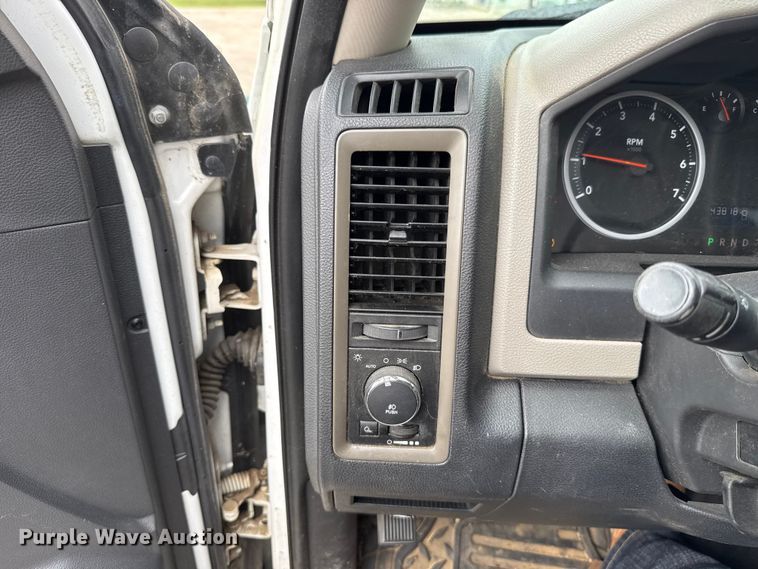 image for item ET6201 2012 Dodge Ram 1500 Crew Cab pickup truck