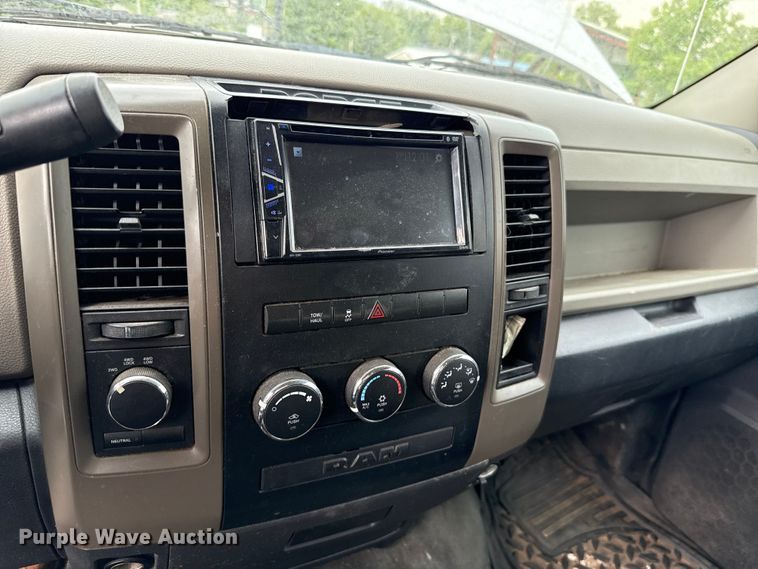 image for item ET6201 2012 Dodge Ram 1500 Crew Cab pickup truck