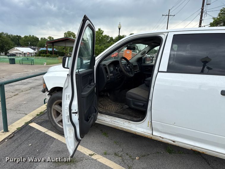 image for item ET6201 2012 Dodge Ram 1500 Crew Cab pickup truck