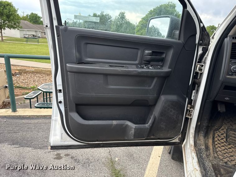 image for item ET6201 2012 Dodge Ram 1500 Crew Cab pickup truck