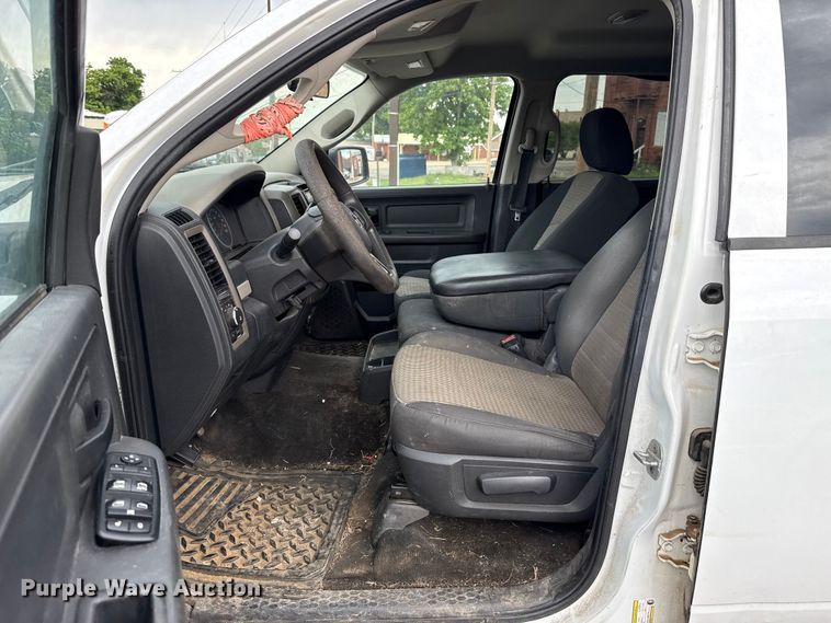image for item ET6201 2012 Dodge Ram 1500 Crew Cab pickup truck