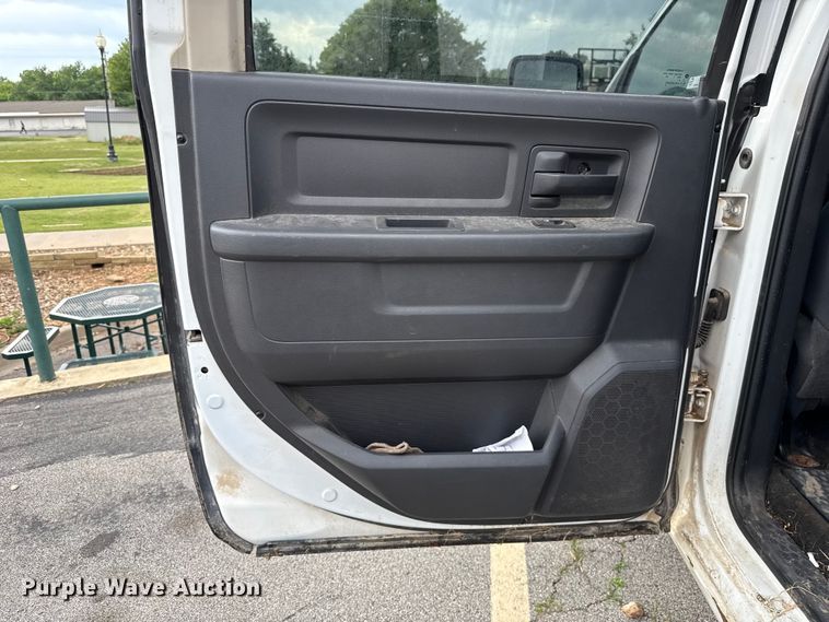 image for item ET6201 2012 Dodge Ram 1500 Crew Cab pickup truck