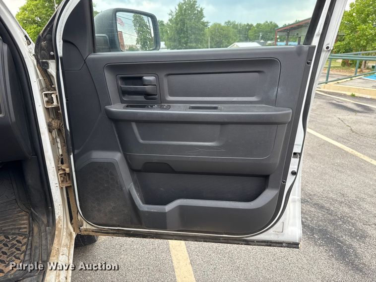 image for item ET6201 2012 Dodge Ram 1500 Crew Cab pickup truck