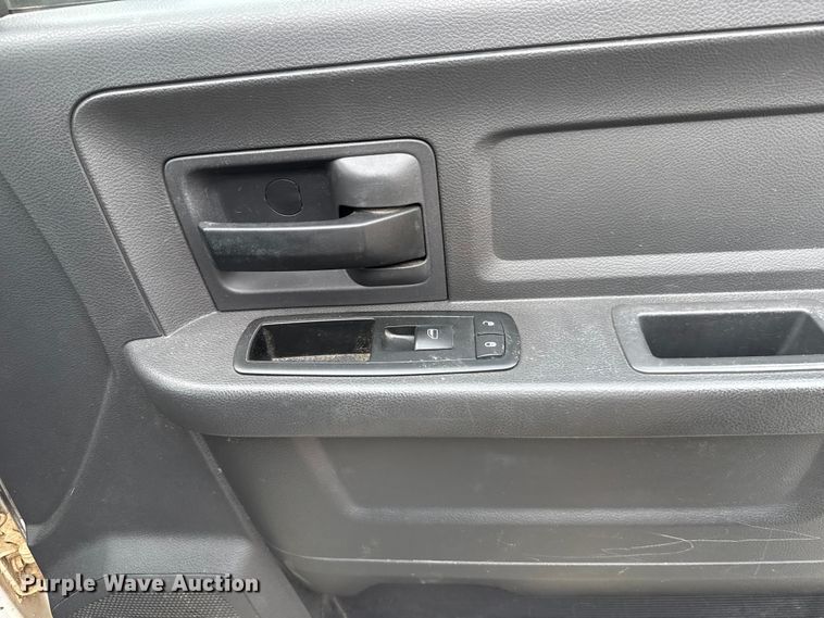 image for item ET6201 2012 Dodge Ram 1500 Crew Cab pickup truck