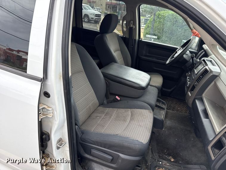 image for item ET6201 2012 Dodge Ram 1500 Crew Cab pickup truck