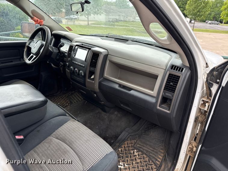 image for item ET6201 2012 Dodge Ram 1500 Crew Cab pickup truck
