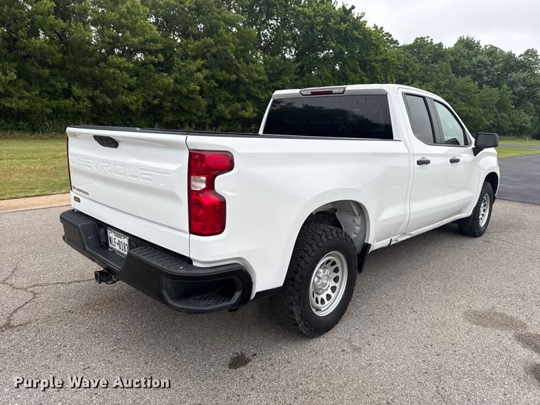 image for item ET6218 2019 Chevrolet Silverado 1500 Ext. Cab pickup truck