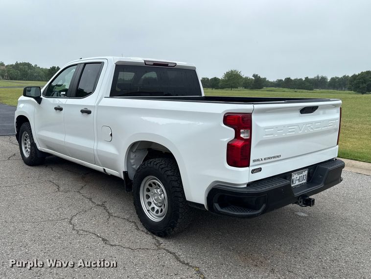 image for item ET6218 2019 Chevrolet Silverado 1500 Ext. Cab pickup truck
