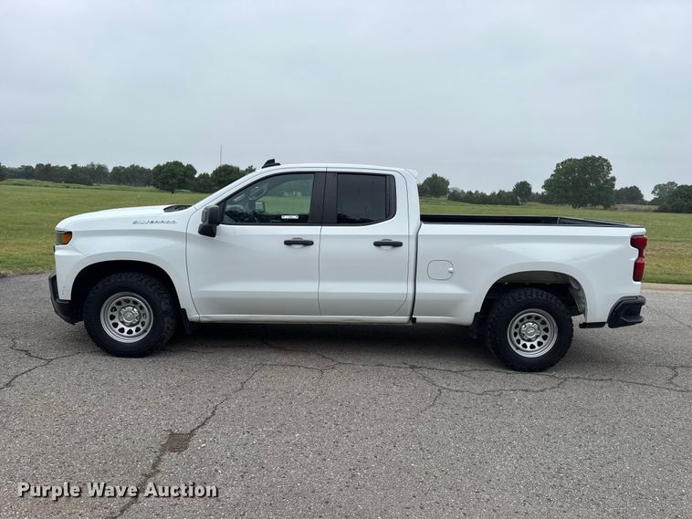 image for item ET6218 2019 Chevrolet Silverado 1500 Ext. Cab pickup truck