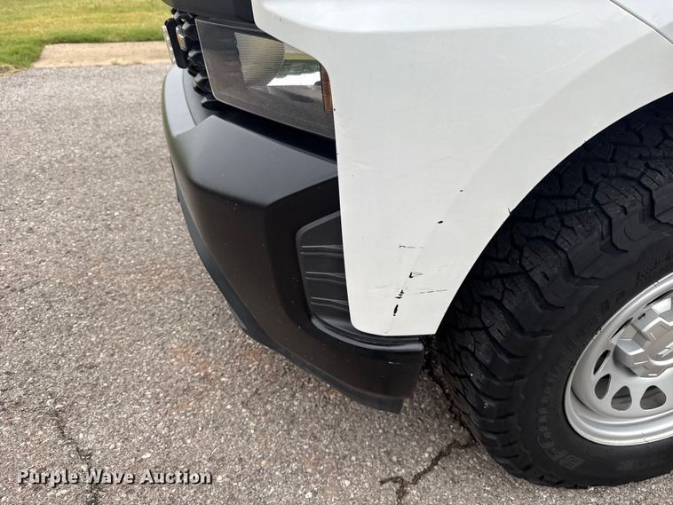 image for item ET6218 2019 Chevrolet Silverado 1500 Ext. Cab pickup truck