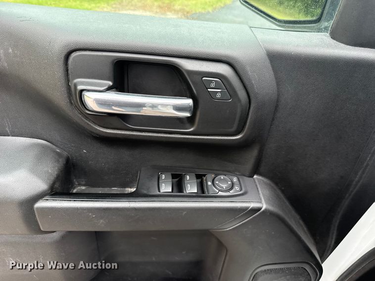 image for item ET6218 2019 Chevrolet Silverado 1500 Ext. Cab pickup truck