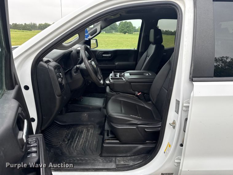 image for item ET6218 2019 Chevrolet Silverado 1500 Ext. Cab pickup truck