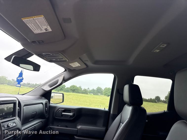 image for item ET6218 2019 Chevrolet Silverado 1500 Ext. Cab pickup truck