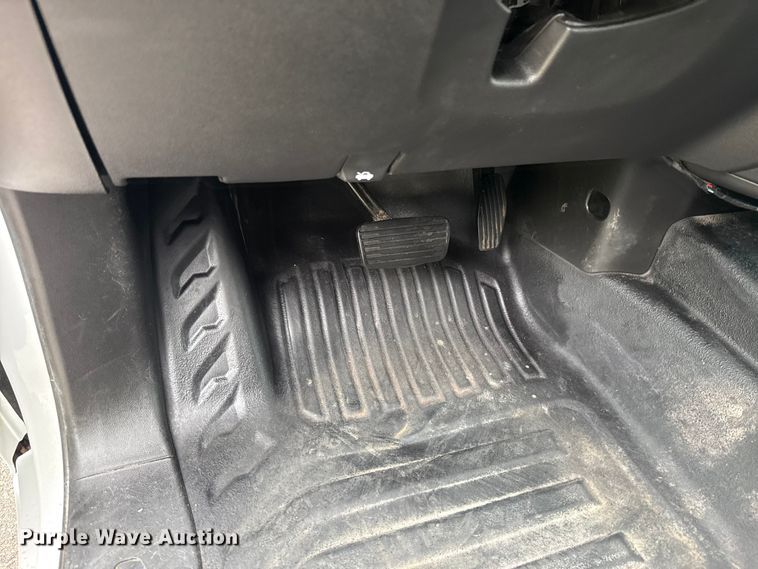image for item ET6218 2019 Chevrolet Silverado 1500 Ext. Cab pickup truck