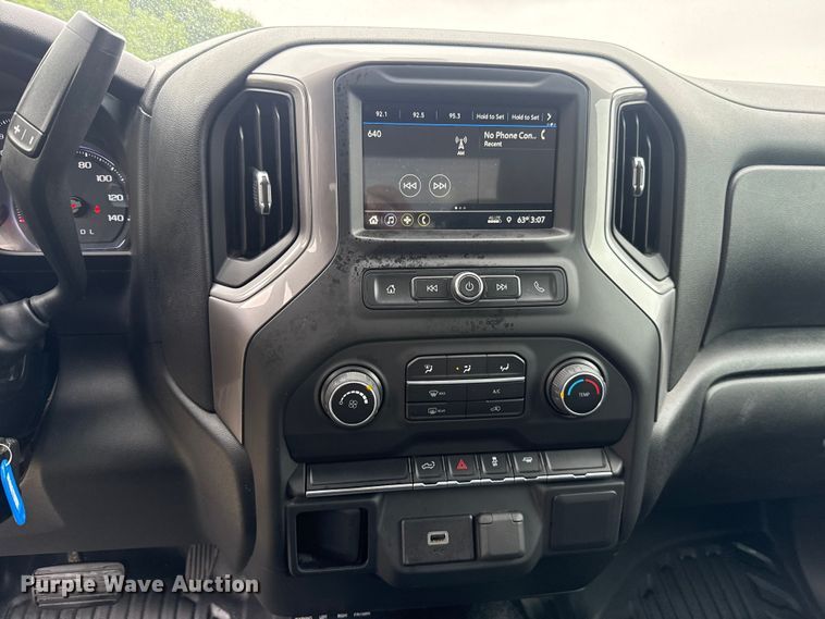image for item ET6218 2019 Chevrolet Silverado 1500 Ext. Cab pickup truck
