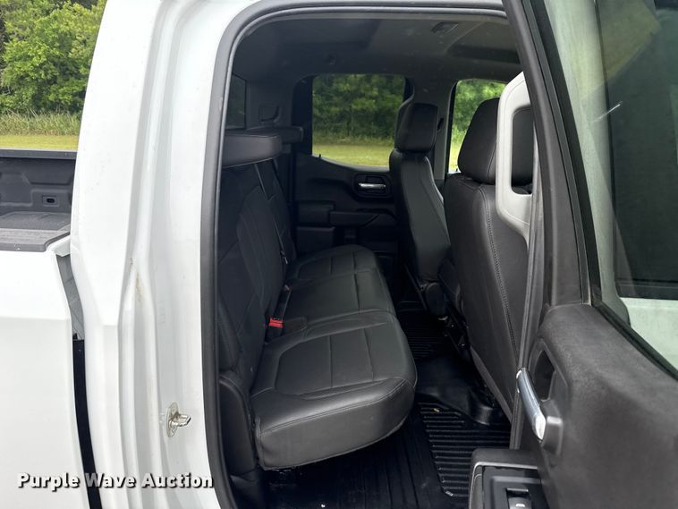 image for item ET6218 2019 Chevrolet Silverado 1500 Ext. Cab pickup truck