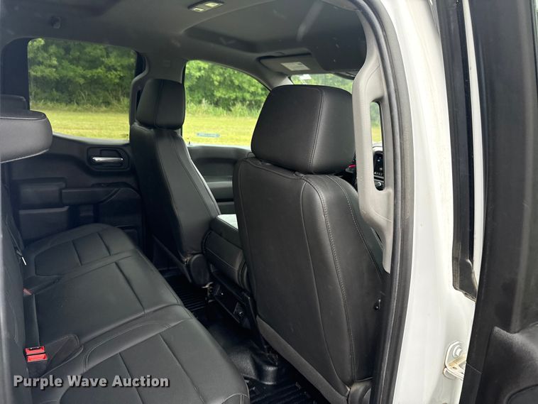 image for item ET6218 2019 Chevrolet Silverado 1500 Ext. Cab pickup truck