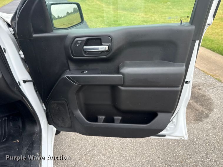 image for item ET6218 2019 Chevrolet Silverado 1500 Ext. Cab pickup truck