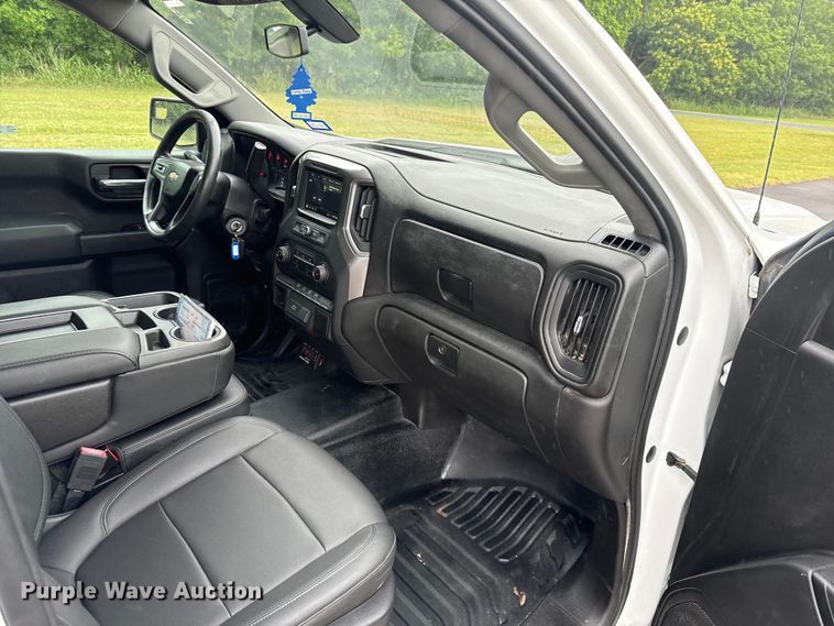 image for item ET6218 2019 Chevrolet Silverado 1500 Ext. Cab pickup truck