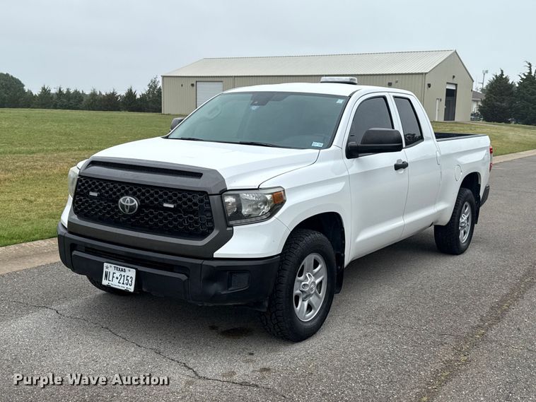 image for item ET6219 2020 Toyota Tundra pickup truck