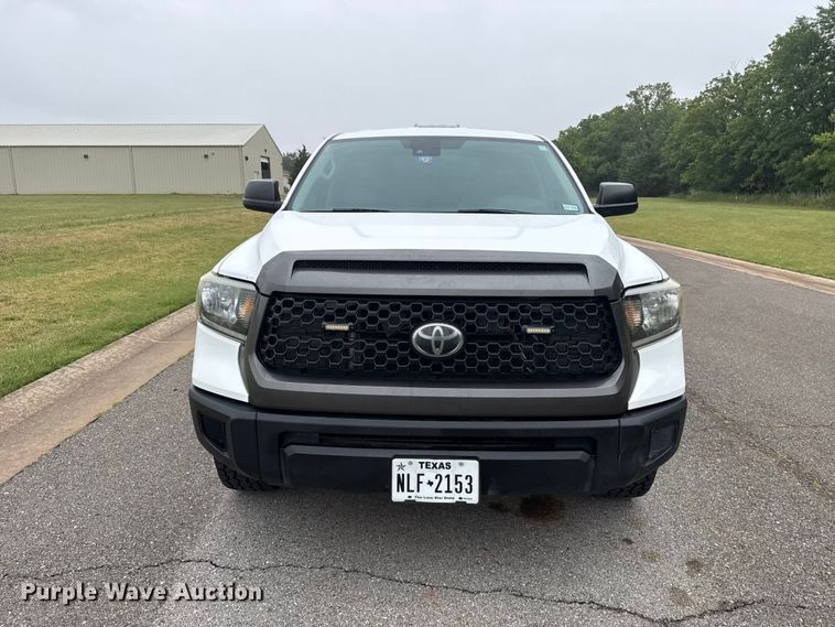 image for item ET6219 2020 Toyota Tundra pickup truck