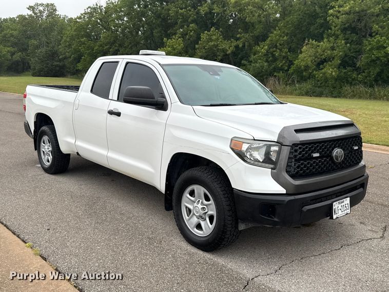image for item ET6219 2020 Toyota Tundra pickup truck