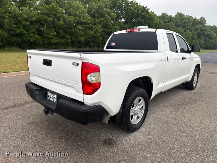 image for item ET6219 2020 Toyota Tundra pickup truck