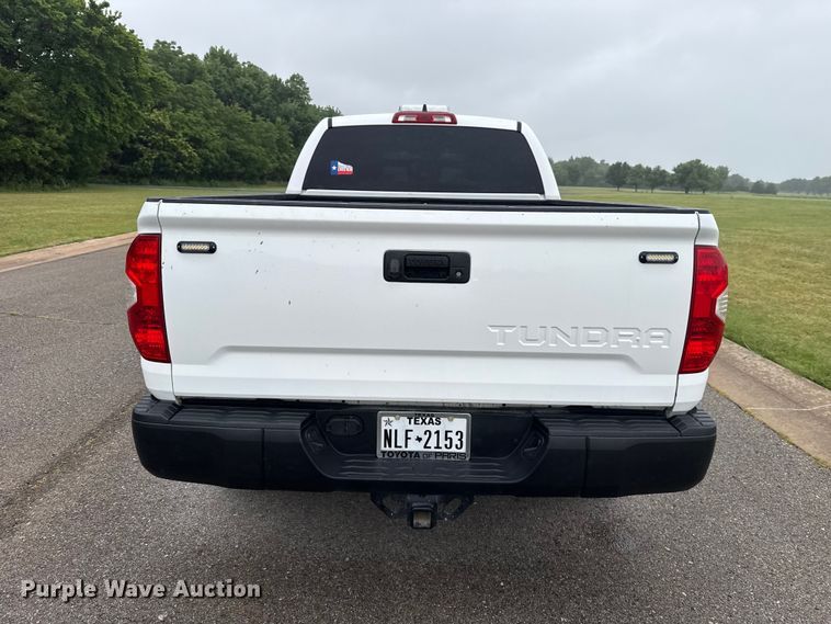 image for item ET6219 2020 Toyota Tundra pickup truck