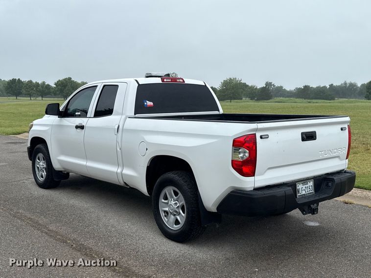 image for item ET6219 2020 Toyota Tundra pickup truck
