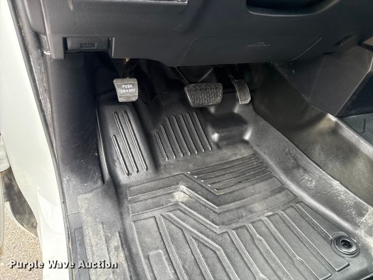 image for item ET6219 2020 Toyota Tundra pickup truck