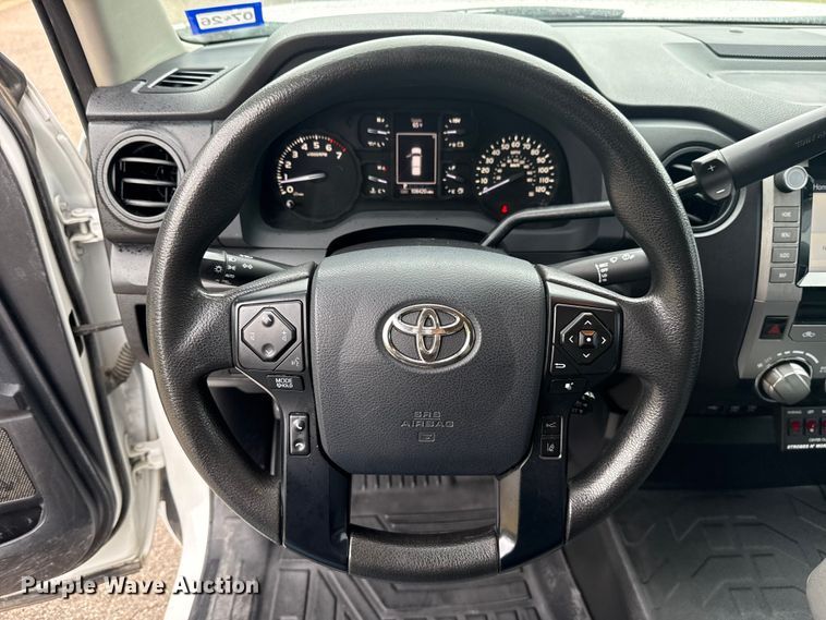 image for item ET6219 2020 Toyota Tundra pickup truck