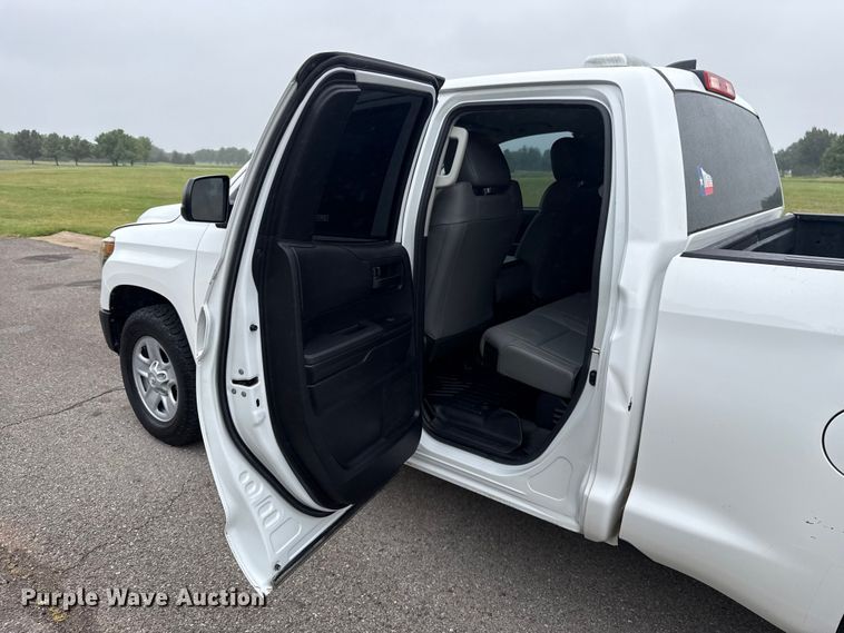image for item ET6219 2020 Toyota Tundra pickup truck