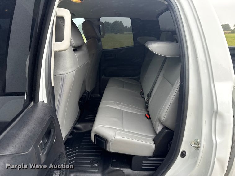 image for item ET6219 2020 Toyota Tundra pickup truck