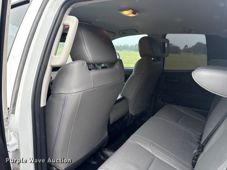 image for item ET6219 2020 Toyota Tundra pickup truck