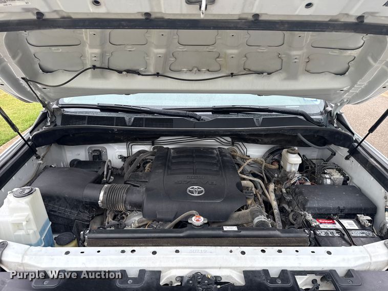 image for item ET6219 2020 Toyota Tundra pickup truck
