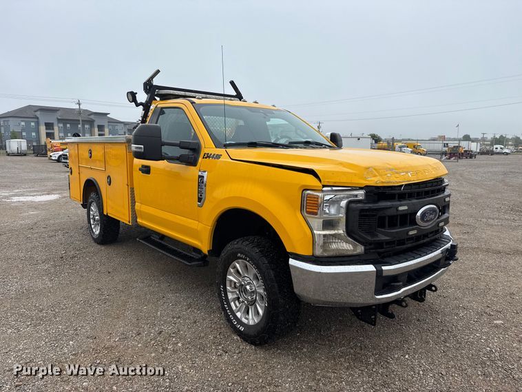 image for item ET6231 2020 Ford F350 Super Duty utility bed pickup truck