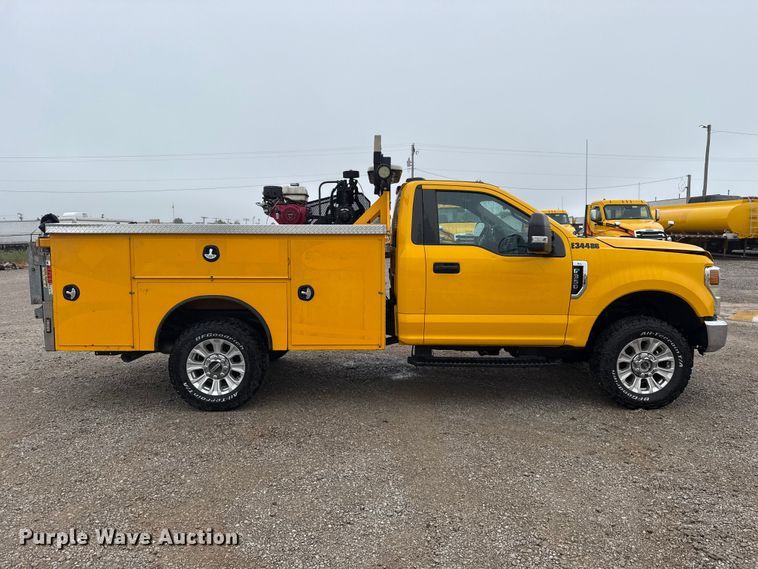 image for item ET6231 2020 Ford F350 Super Duty utility bed pickup truck