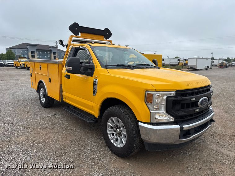 image for item ET6232 2022 Ford F350 Super Duty utility bed pickup truck