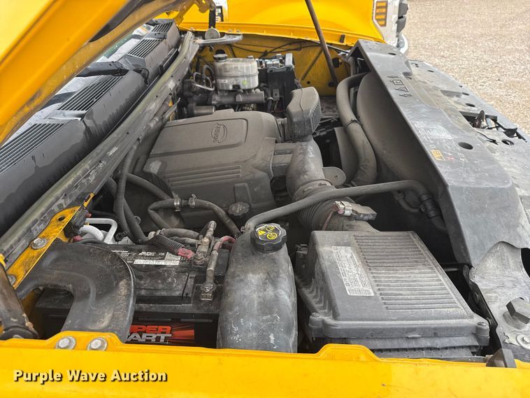 image for item ET6233 2014 Chevrolet Silverado 3500HD utility bed pickup truck