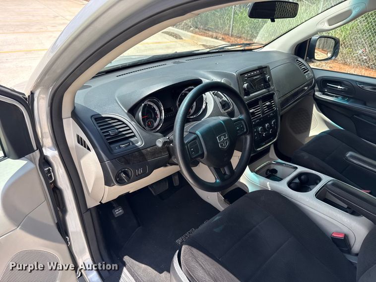 image for item ET6241 2012 Dodge Grand Caravan van